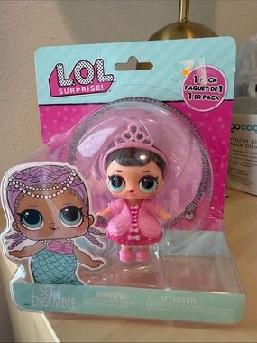L.O.L. Surprise! Pink Princess Tiara Doll